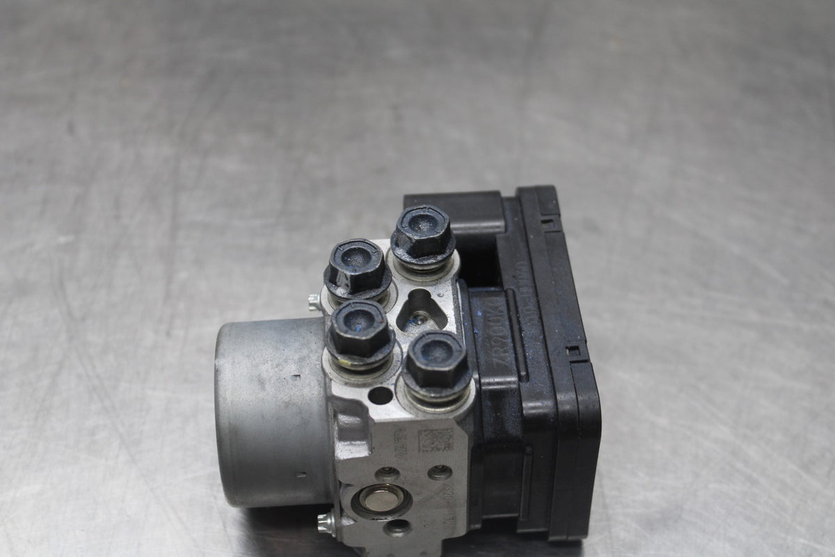 23 KAWASAKI Z900RS ABS PUMP UNIT MODULE BB935