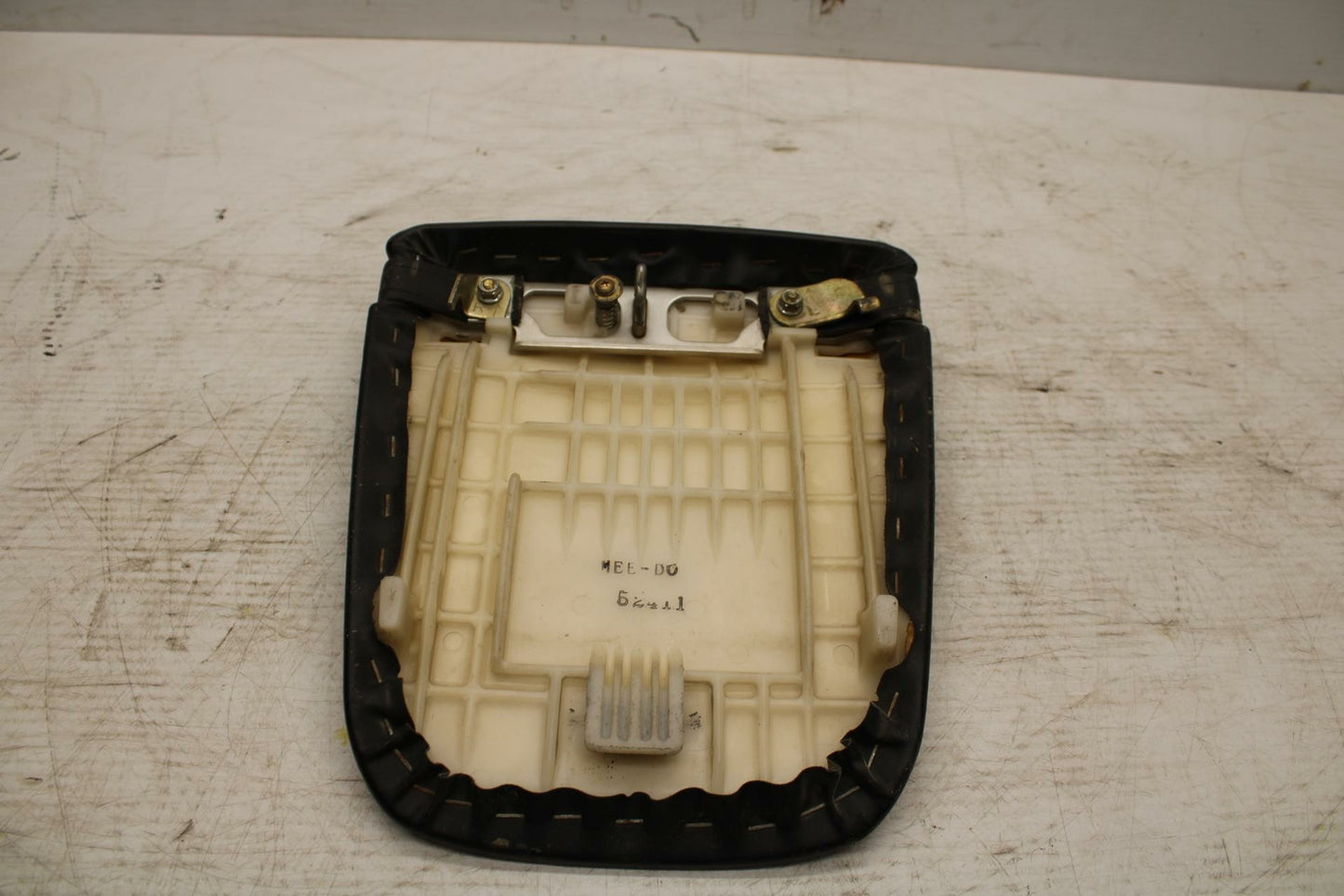 05-06 HONDA CBR600RR REAR BACK PASSENGER TANDEM SEAT PAD SADDLE PILLION BB307