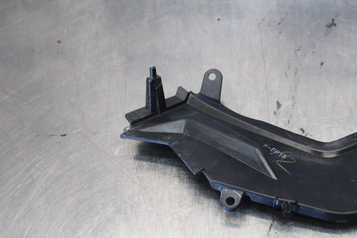 13-17 KAWASAKI NINJA 300 EX300 CENTER BACK TAIL FAIRING COVER TRIM COWL BB189