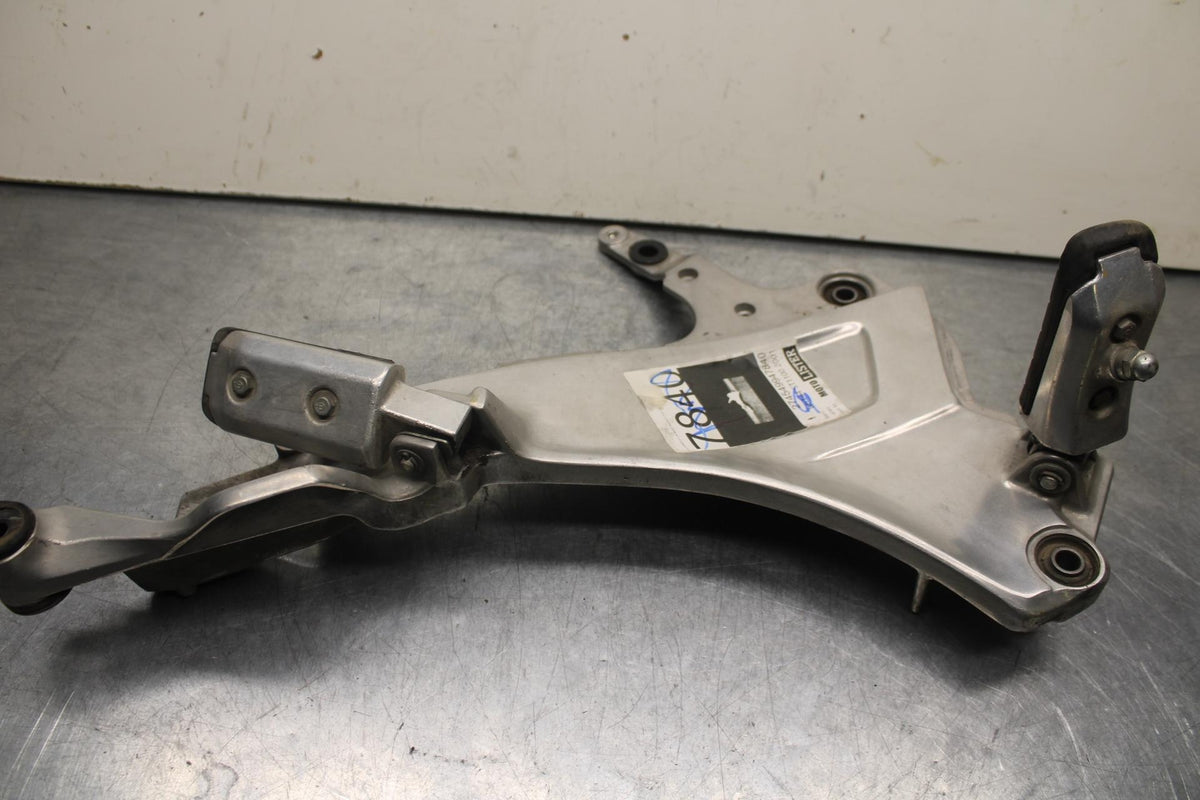 2001 Honda ST1100 LEFT RIGHT PASSENGER FOOTPEGS AND MOUNTS, SET, PAIR BB89