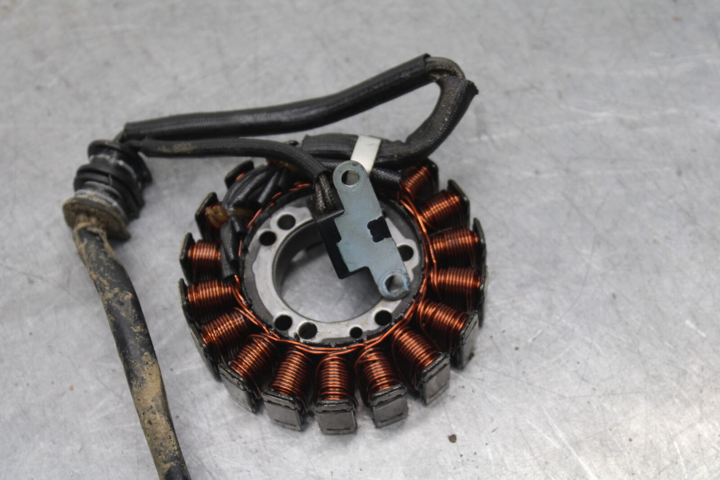 2004 Yamaha Raptor 660R YFM660R STATOR GENERATOR ALTERNATOR MAGNETO BB695