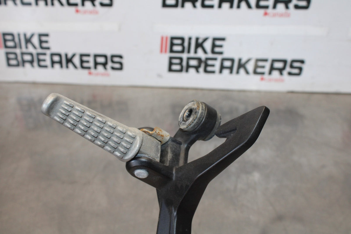 24-25 KAWASAKI NINJA 500 ABS RIGHT REAR BACK PASSENGER PEG BB899