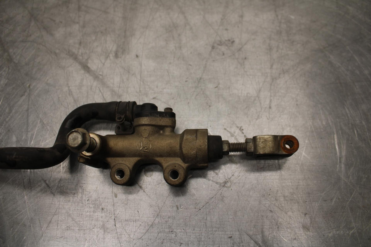 91-92 SUZUKI GSXR750 M  REAR BACK BRAKE MASTER CYLINDER W RESERVOIR BB493
