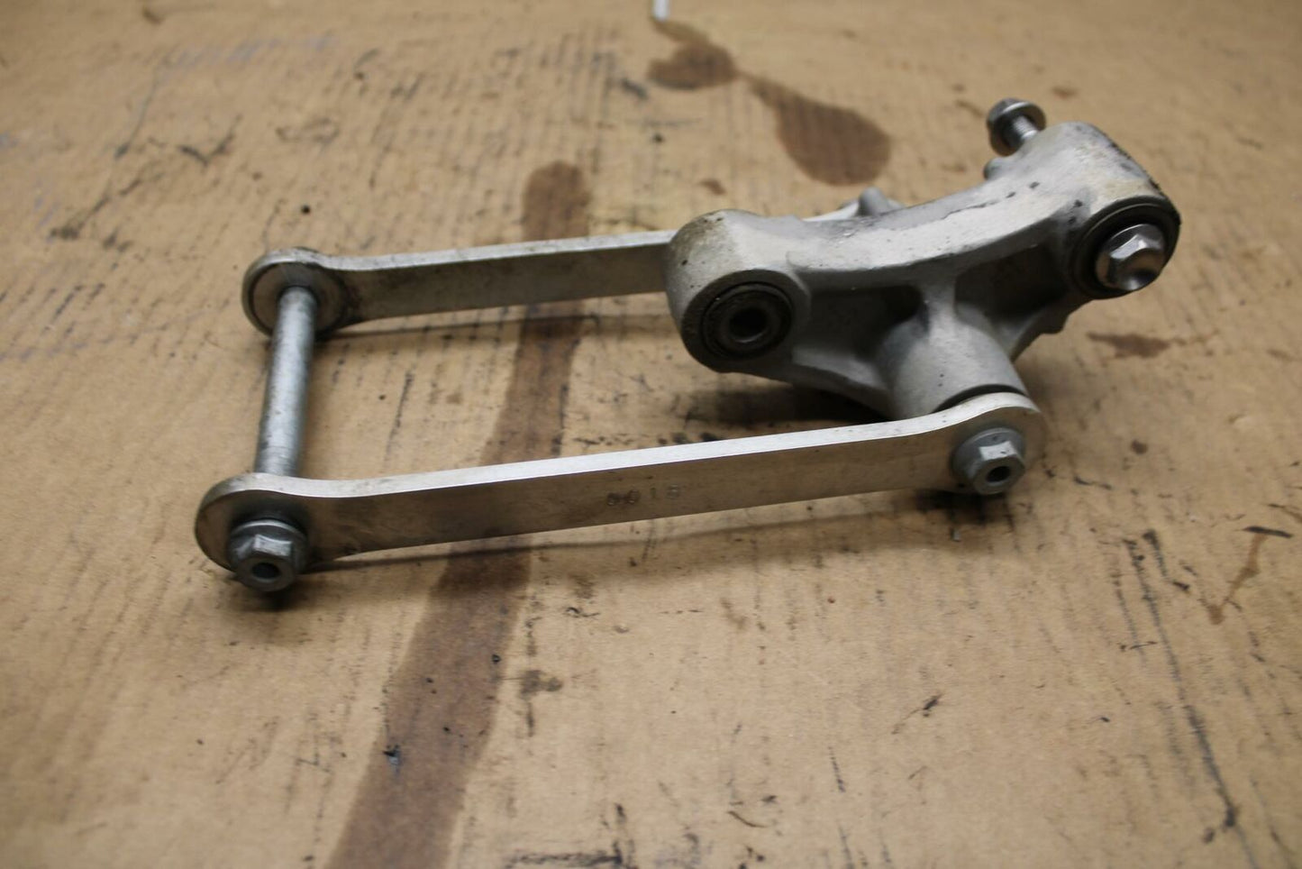 09-12 KAWASAKI NINJA ZX6R REAR DOGBONE SHOCK LINKAGE LINK BB383