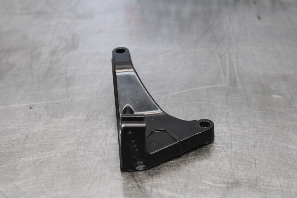 08 KAWASAKI NINJA ZX10R CLUTCH CABLE HOLDER MOUNT STAY BRACKET BB902