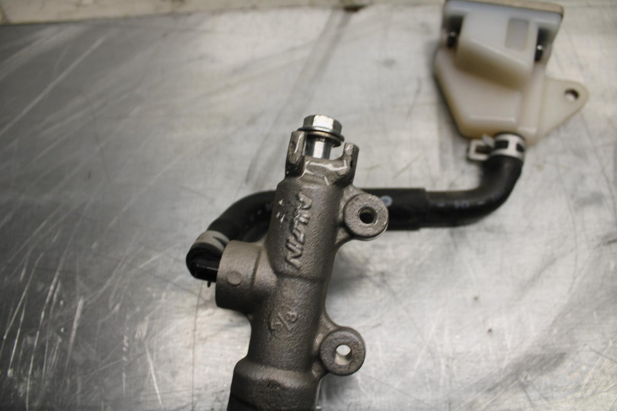 17-23 SUZUKI GSXR 250 GSX250RL8 REAR  BRAKE MASTER CYLINDER W RESERVOIR BB490