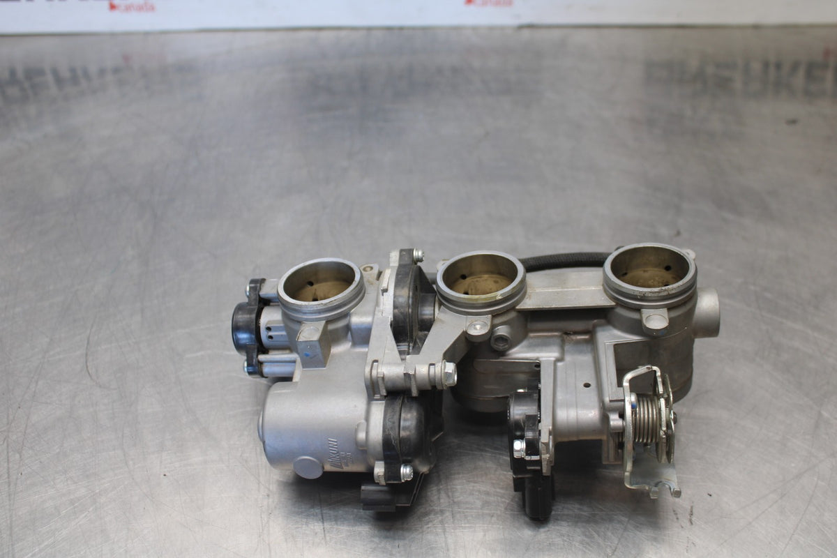 15-17 YAMAHA FJ09  THROTTLE BODIES BB906