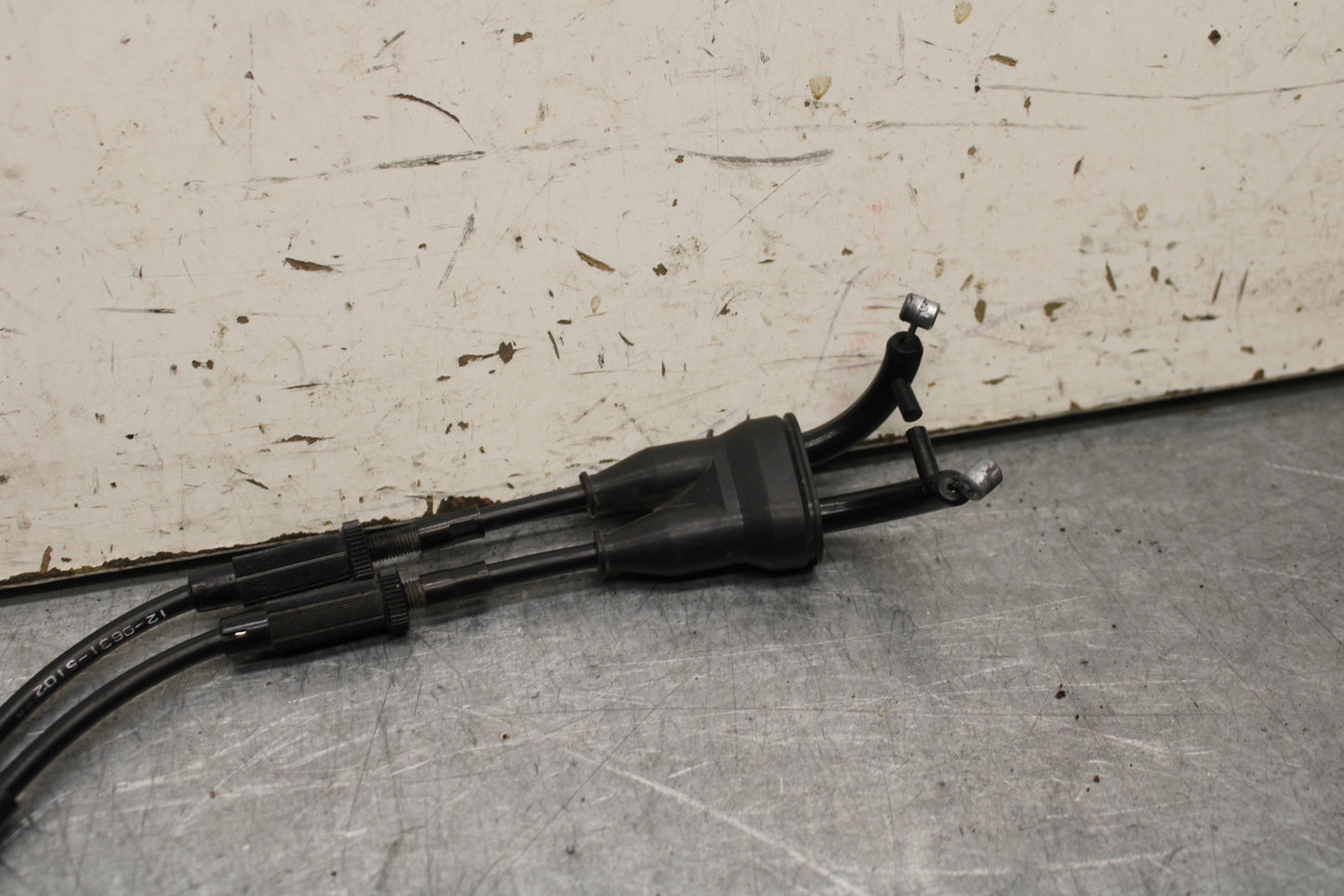 16 KAWASAKI NINJA ZX10R THROTTLE CABLES LINES 54012-0631 BB650