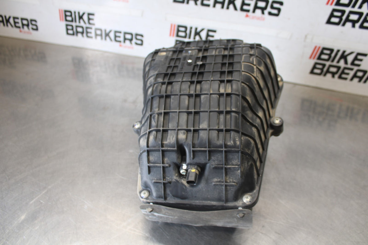 24-25 KAWASAKI NINJA 500 EX500J ABS AIRBOX AIR INTAKE FILTER BOX BB934