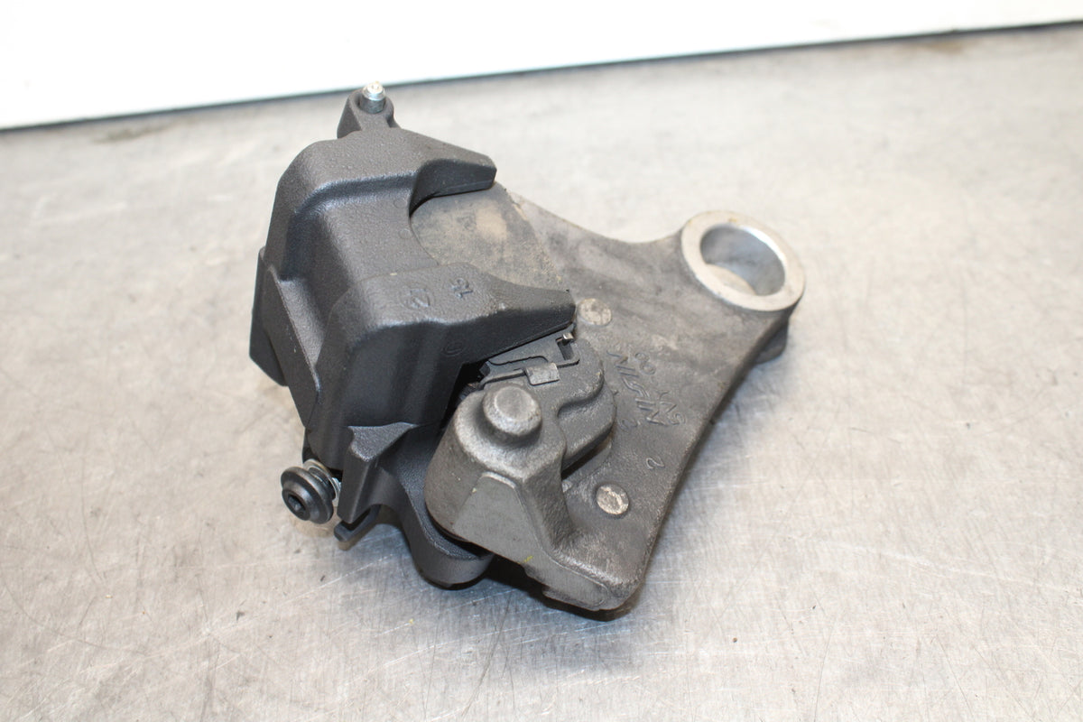 09-14 YAMAHA YZF R1 REAR BACK BRAKE CALIPER W MOUNT BRACKET BB119