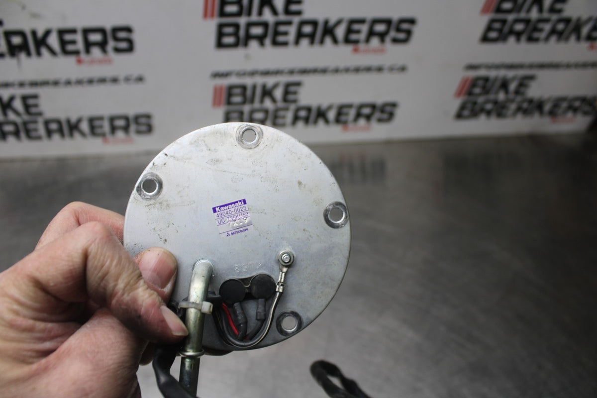 07-08 KAWASAKI NINJA ZX6R FUEL PUMP GAS PETROL SENDER UNIT 49040-0023 BB855