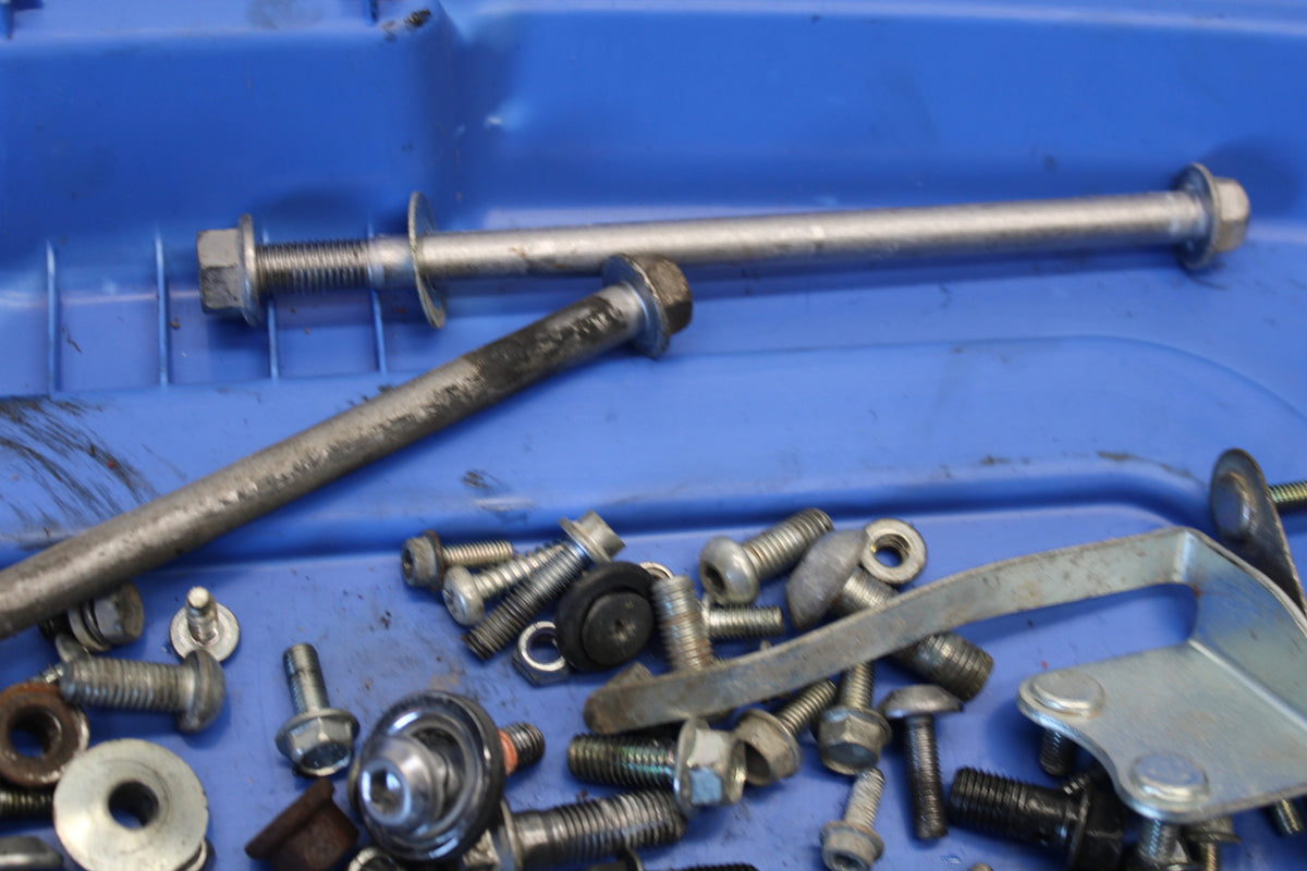 09-15 YAMAHA FZ6R ENGINE MOUNTING BOLTS HARDWARE MOTOR SCREWS BB686