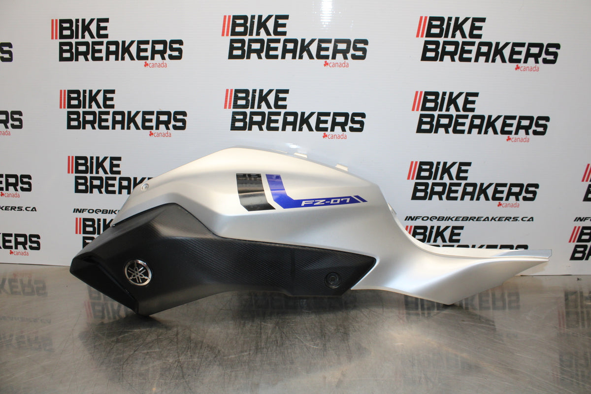 14-17 YAMAHA FZ07 LEFT LOWER MID UPPER SIDE FAIRING COWL BB162