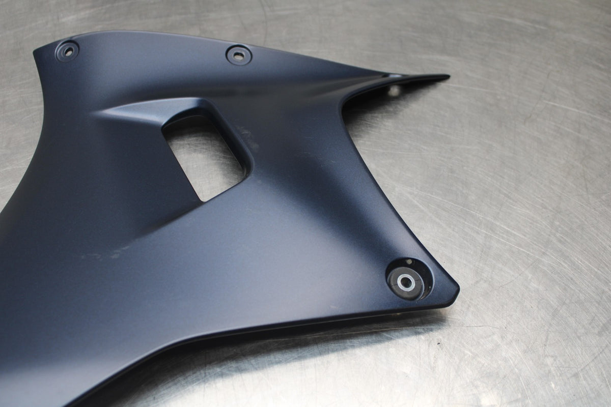 22-25 YAMAHA YZF R7 LEFT LOWER BOTTOM BELLY SIDE FAIRING COWL BB583