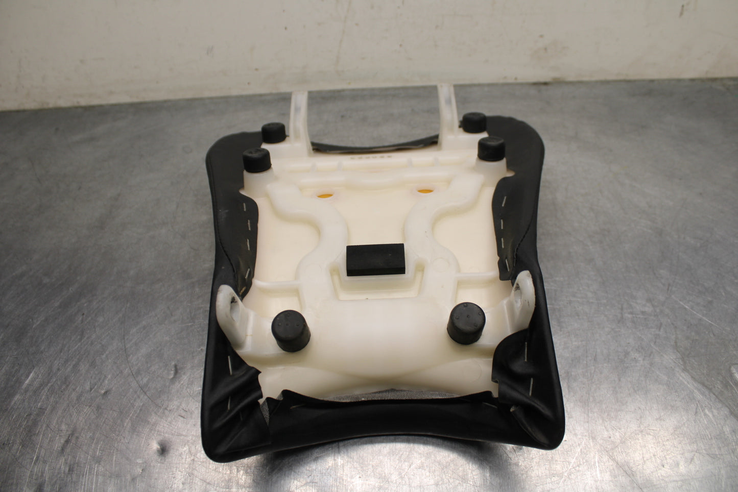 09 SUZUKI GSXR600 FRONT DRIVERS SEAT PAD SADDLE PILLION BB759