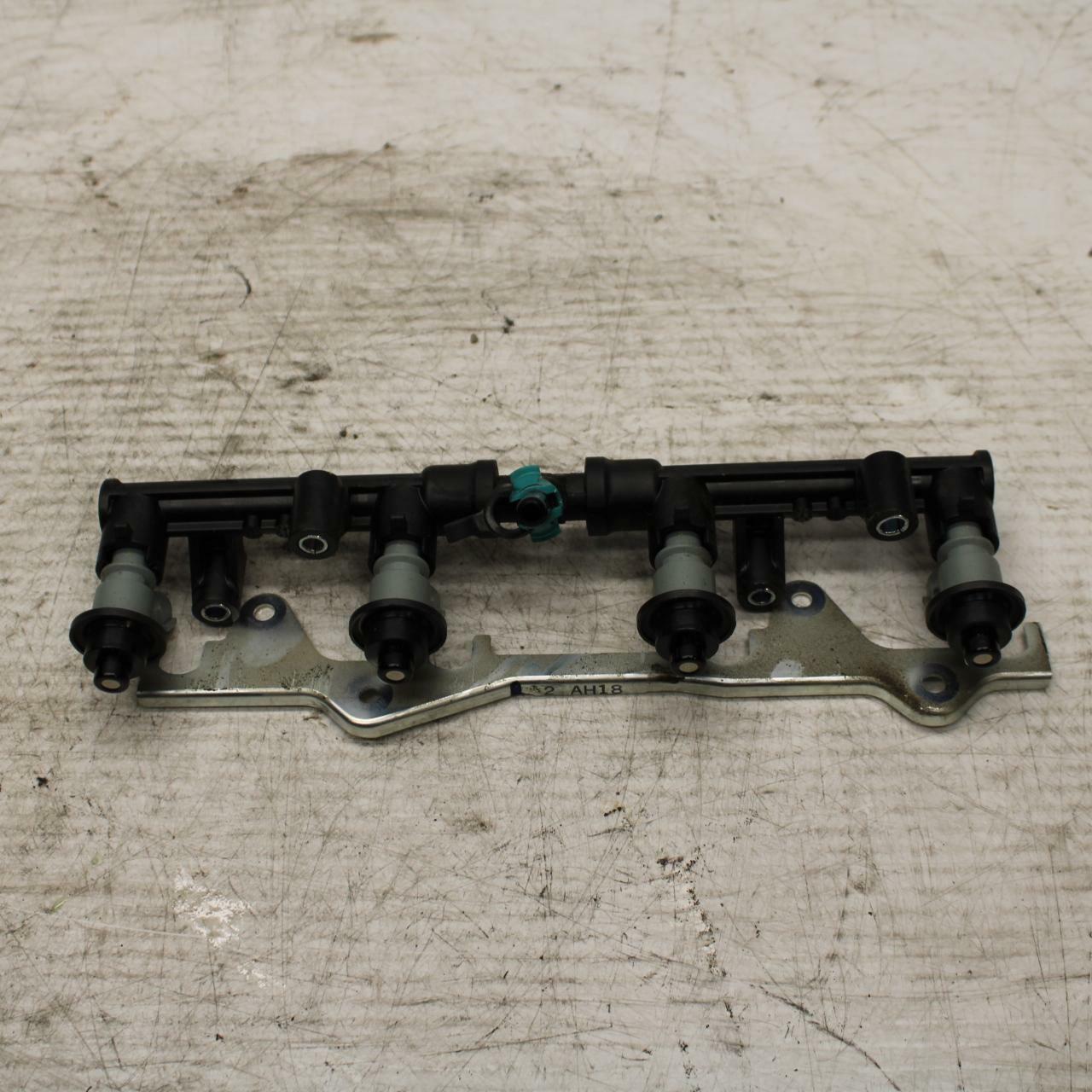 07-12 HONDA CBR600RR SECONDARY FUEL INJECTORS TOP AIRBOX GAS RAIL BB309