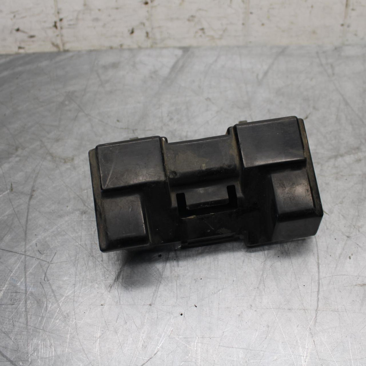 02-03 HONDA CBR900RR 954 BATTERY HOLD DOWN CLAMP STRAP BB497