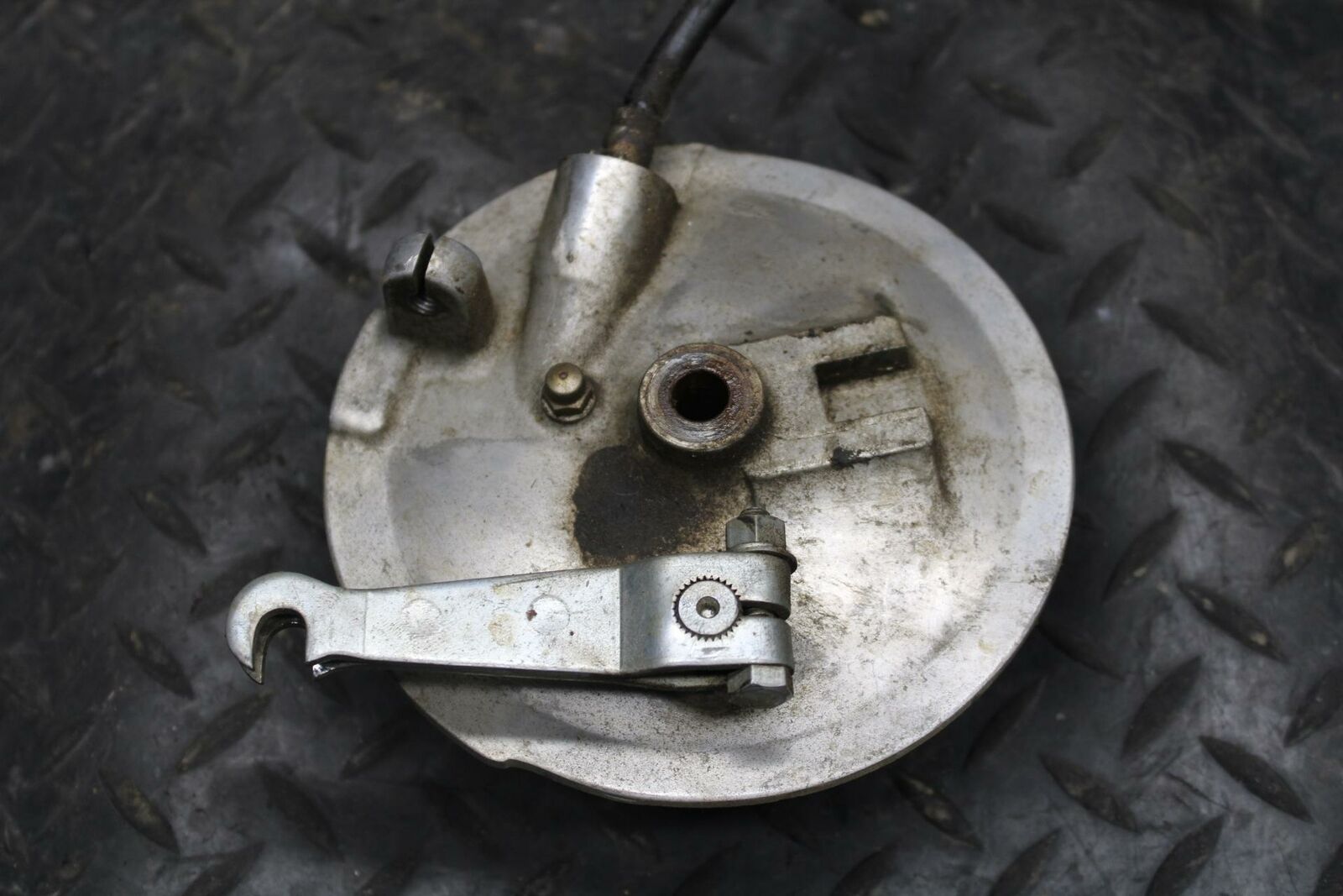 71 YAMAHA L5 FRONT WHEEL RIM HUB BB230
