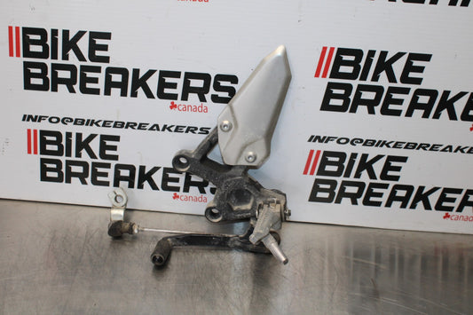24-25 KAWASAKI NINJA ZX4R LEFT REARSET REAR SET DRIVER FOOT PEG REST STOP BB174