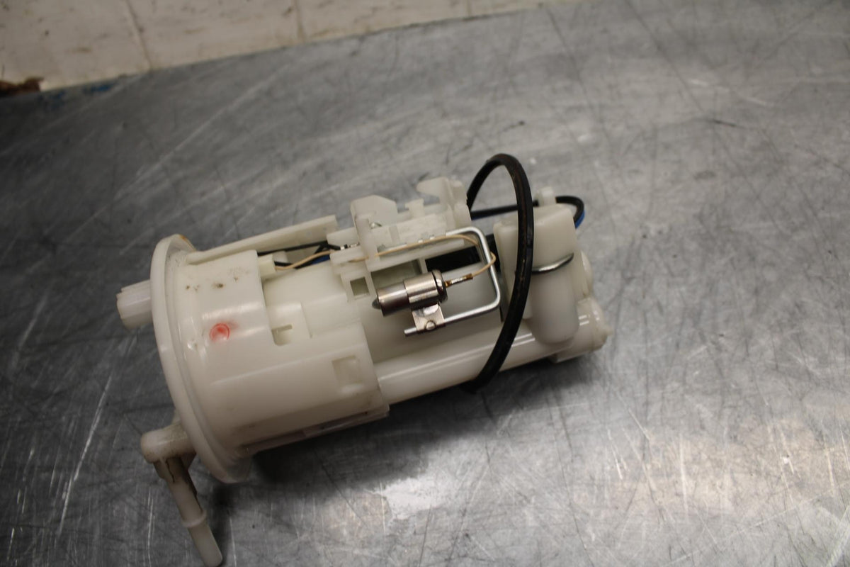 07-08 YAMAHA YZF R1 FUEL PUMP GAS PETROL SENDER UNIT 4C8-13907-01-00 BB483