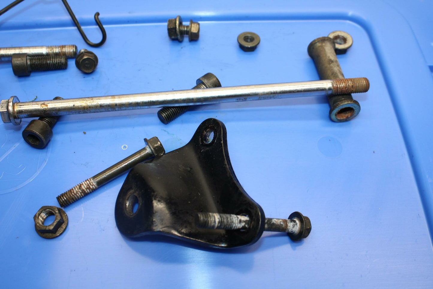 83-86 HONDA V65 MAGNA ENGINE MOUNTING BOLTS HARDWARE MOTOR SCREWS BB236