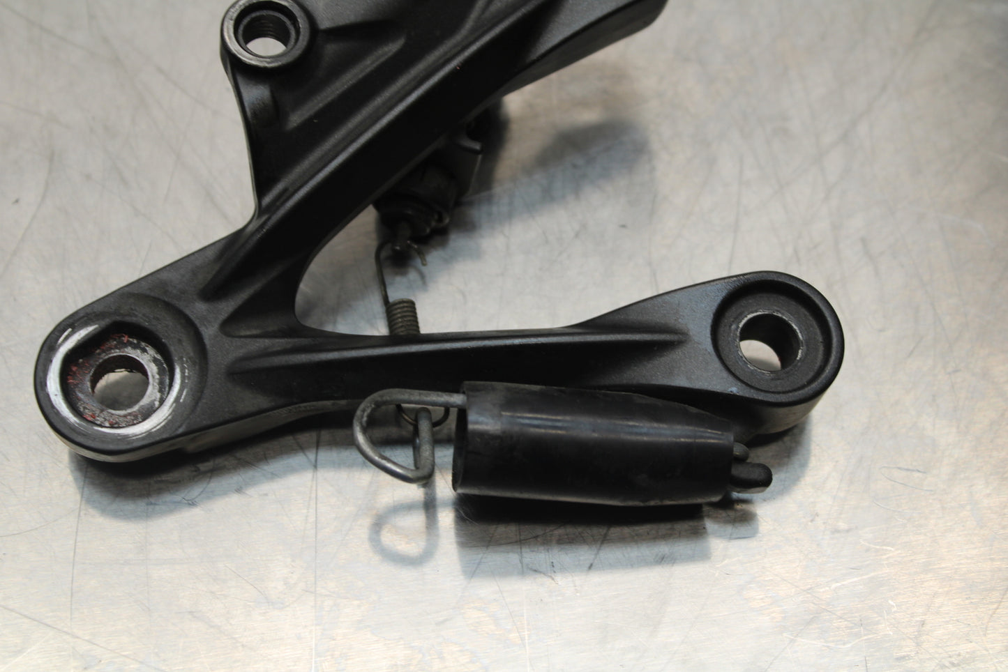 13-17 KAWASAKI NINJA ZX6R ZX636 ABS RIGHT REARSET REAR SET DRIVER FOOT PEG BB143