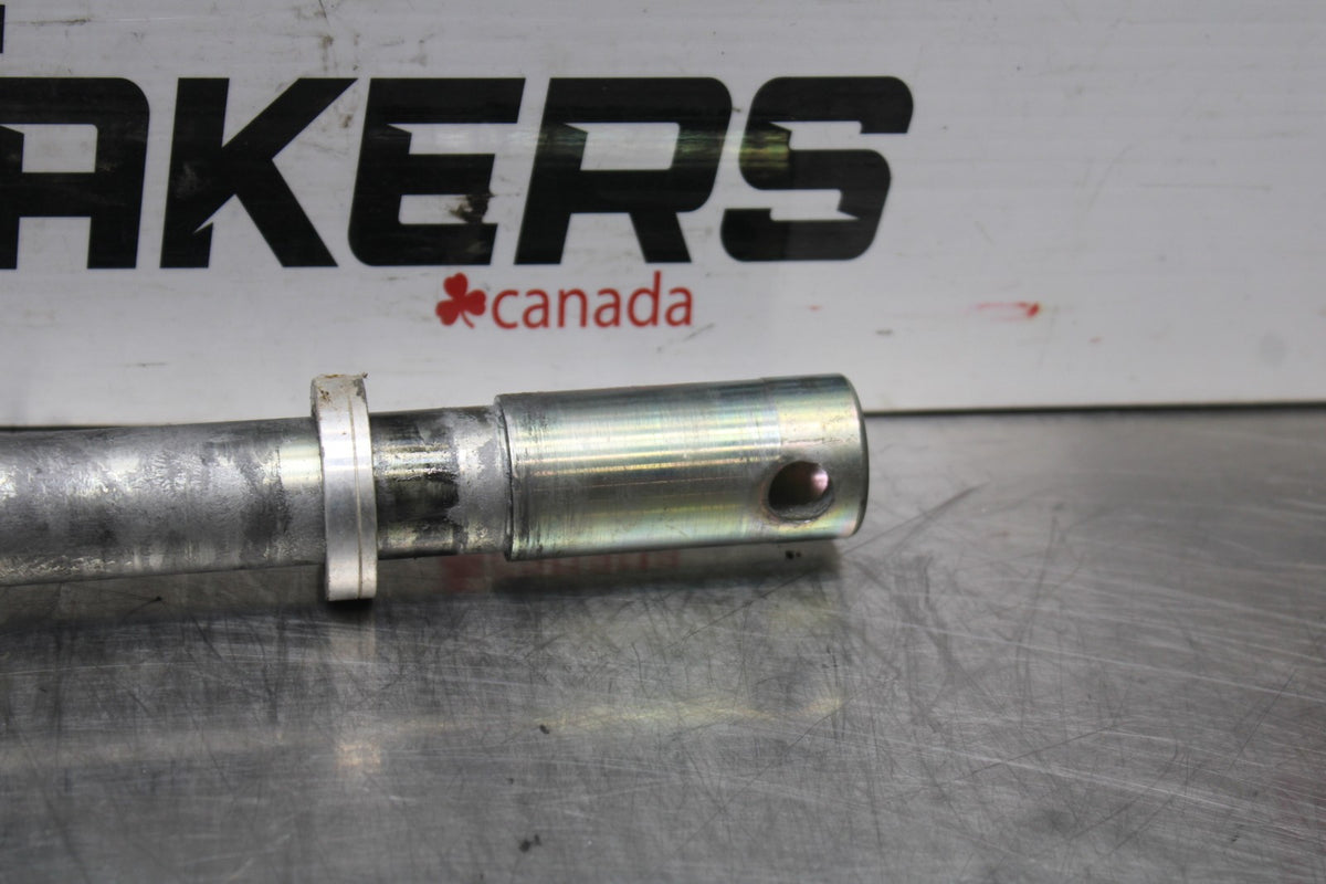 09 HARLEY-DAVIDSON SPORTSTER 1200 CUSTOM XL1200C FRONT WHEEL AXLE BOLT BB776