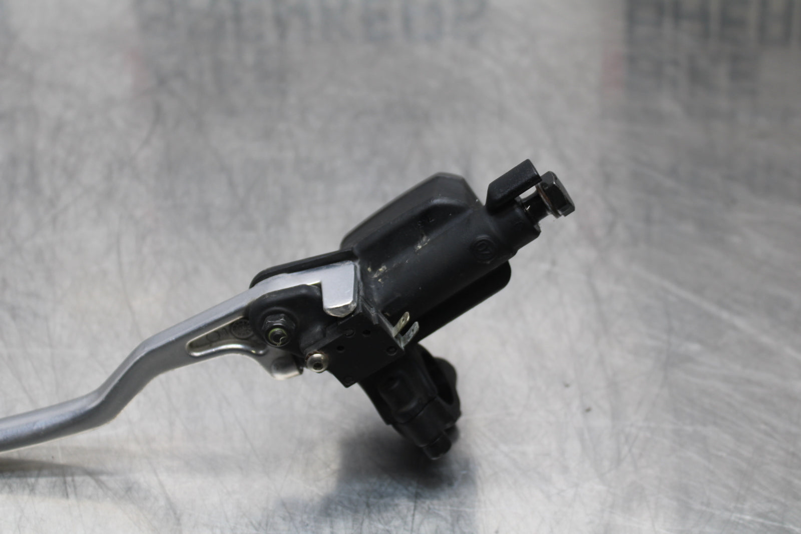 08 MOTO GUZZI BREVA 750 FRONT BRAKE MASTER CYLINDER w/ LEVER BB154