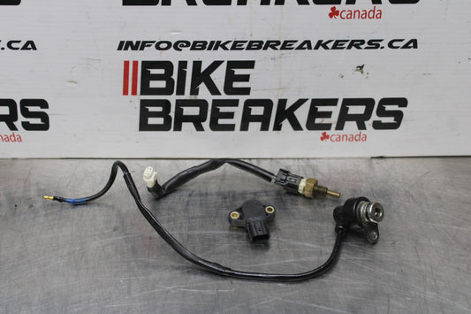 18 YAMAHA YZF R1  ENGINE MOTOR SENSOR SET PAIR BB838