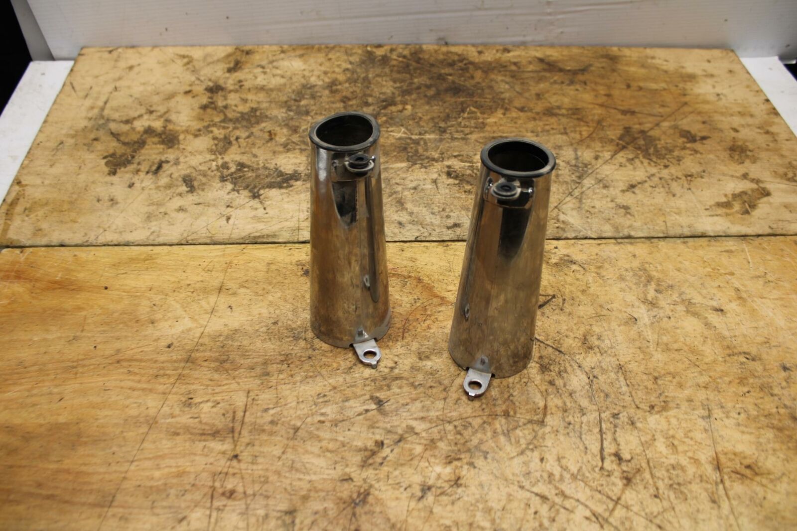 05-08 KAWASAKI VULCAN 1500 VN1500N CLASSIC FRONT FORK UPPER COVER GUARD BB343