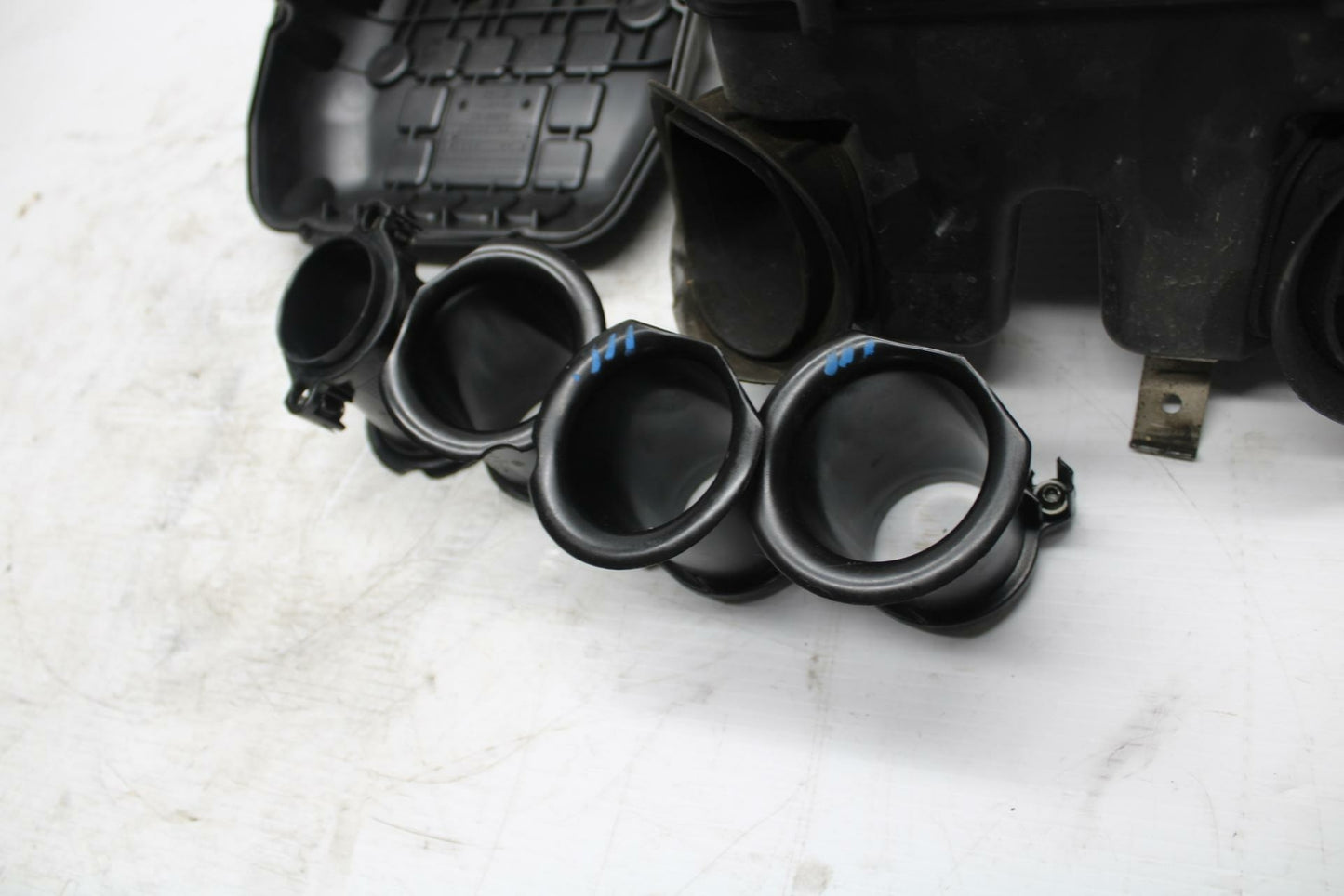 10-11 APRILIA RSV4 AIRBOX AIR INTAKE FILTER BOX  BB268