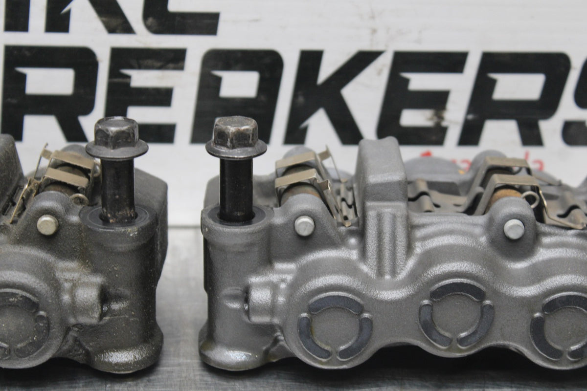 13 YAMAHA YZF R1 RIGHT LEFT FRONT BRAKE CALIPER SET PAIR CALIPERS BB781