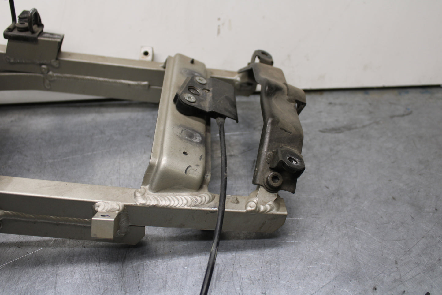 00-02 KAWASAKI NINJA ZX6R REAR SUBFRAME BACK SUB FRAME BB750