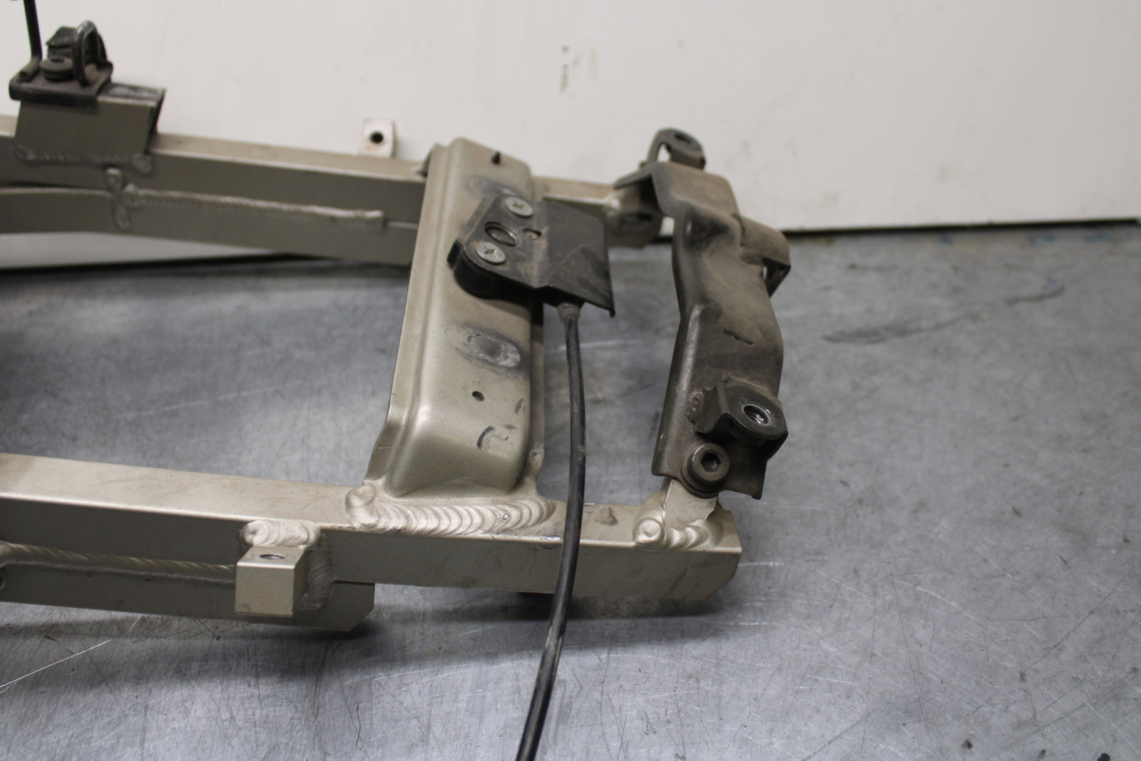 00-02 KAWASAKI NINJA ZX6R REAR SUBFRAME BACK SUB FRAME BB750