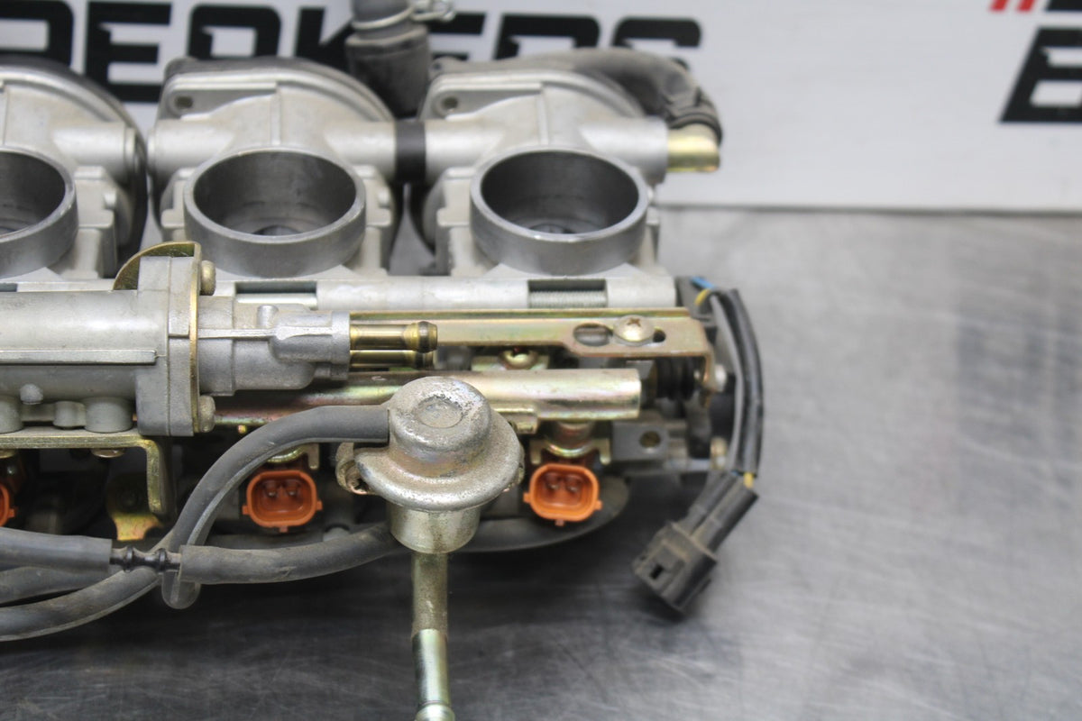 05 YAMAHA YZF R6 MAIN FUEL INJECTORS / THROTTLE BODIES BB858