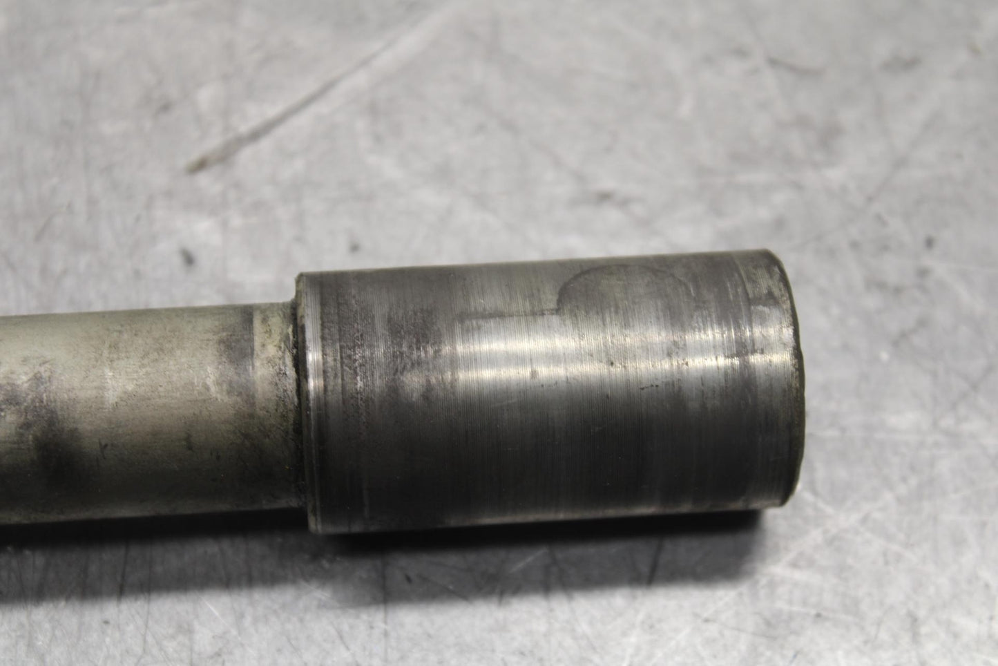 01-03 SUZUKI GSXR600 FRONT WHEEL RIM AXLE PIVOT BOLT  BB633