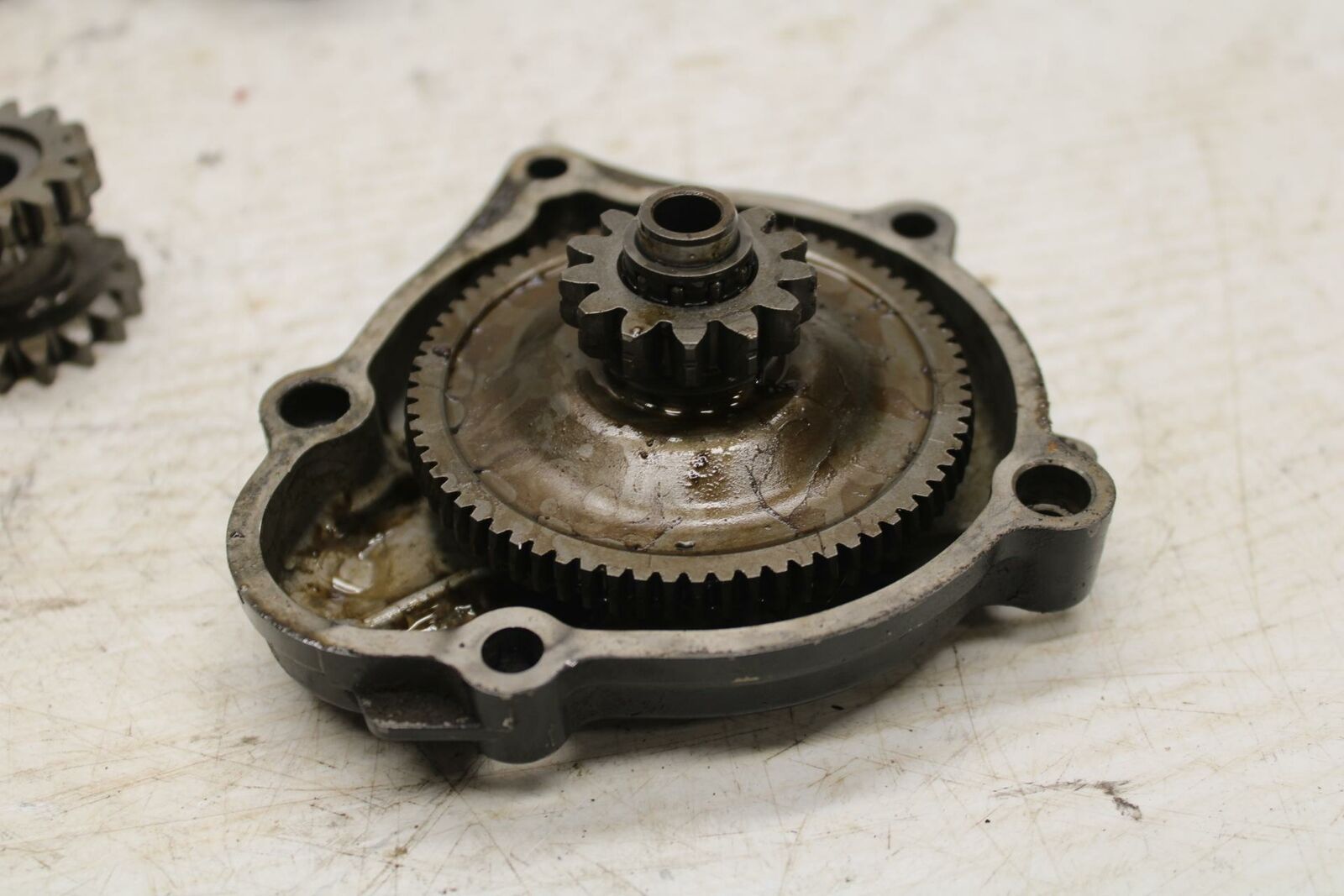 04-05 SUZUKI GSXR600 ENGINE STARTER MOTOR COVER GEARS BB245