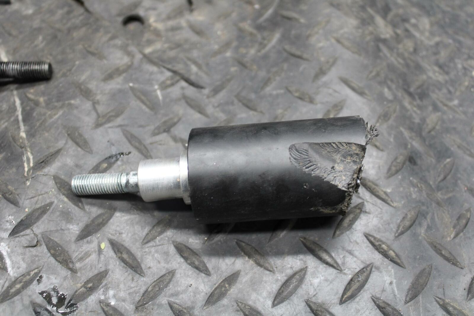 05 YAMAHA YZF R6S FRAME SLIDERS SET