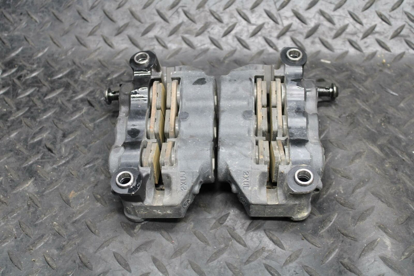 09-14 YAMAHA YZF R1 RIGHT LEFT FRONT BRAKE CALIPER SET PAIR CALIPERS BB196