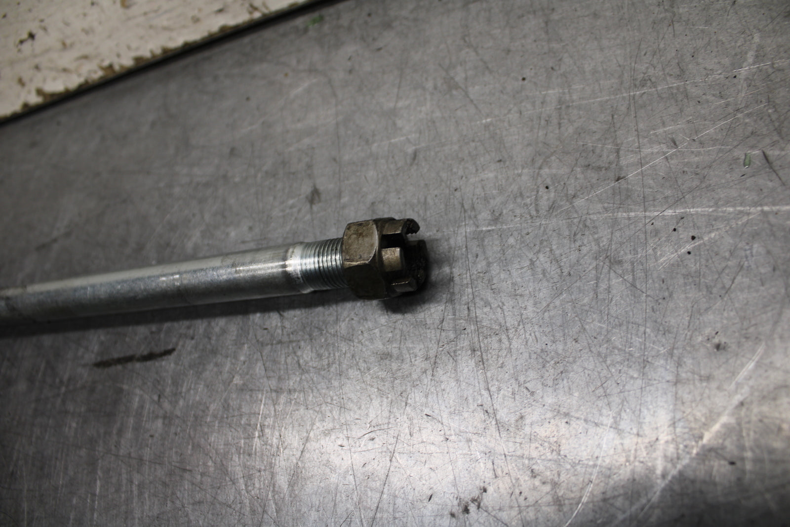 24 KAWASAKI NINJA 500 ABS FRONT WHEEL RIM AXLE PIVOT BOLT BB744