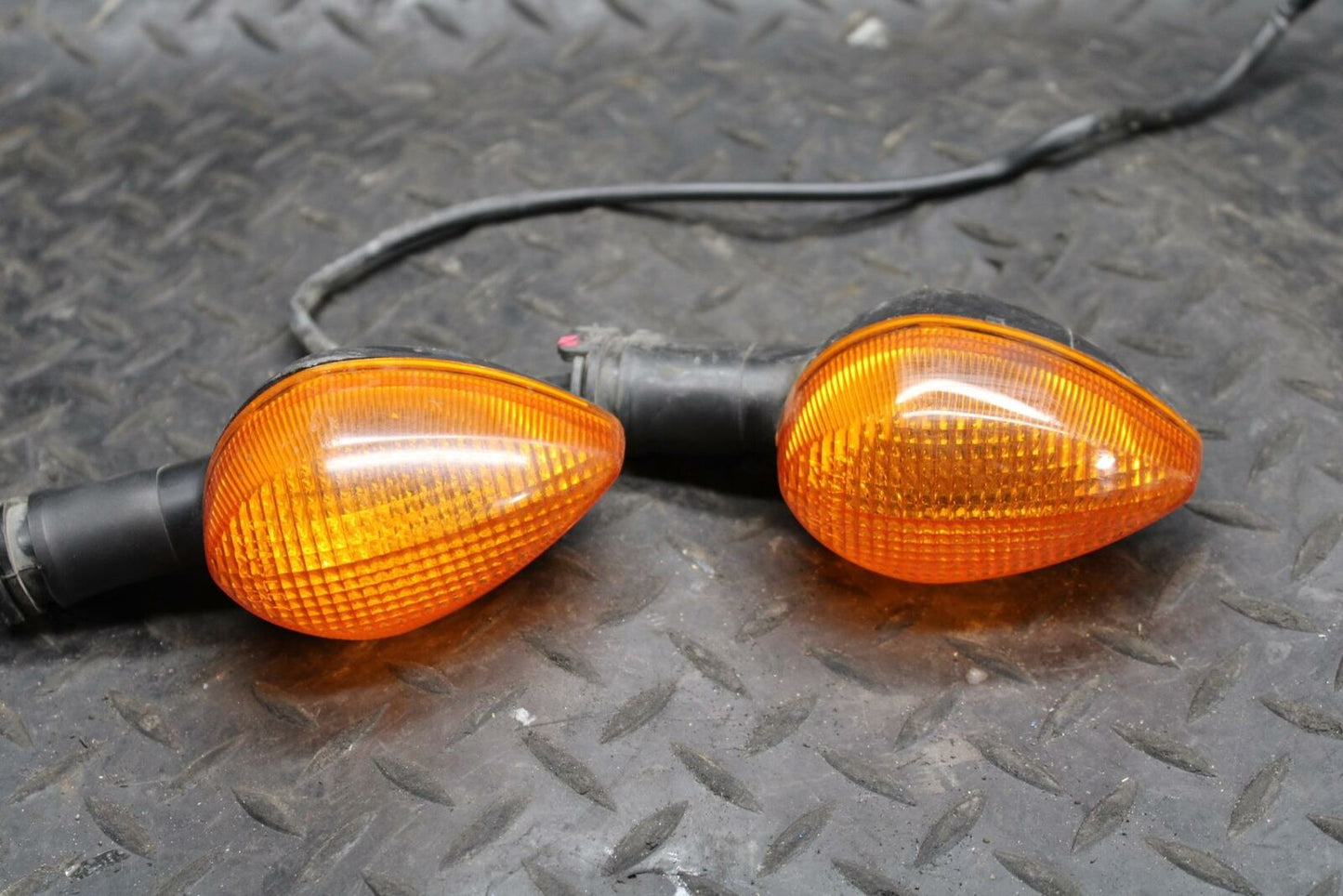 08-16 YAMAHA YZF R6 REAR LEFT RIGHT TURN SIGNALS LIGHT INDICATORS BB209