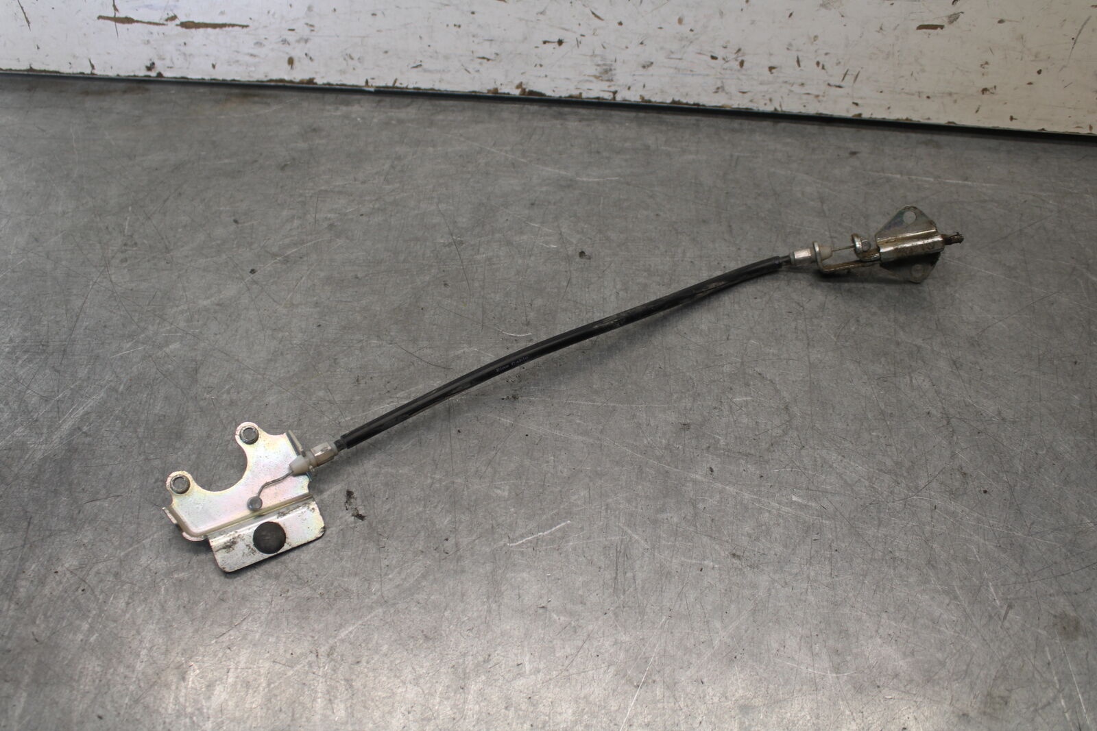 09-15 YAMAHA FZ6R REAR PASSENGER SEAT LATCH LOCK ASSEMBLY BB686
