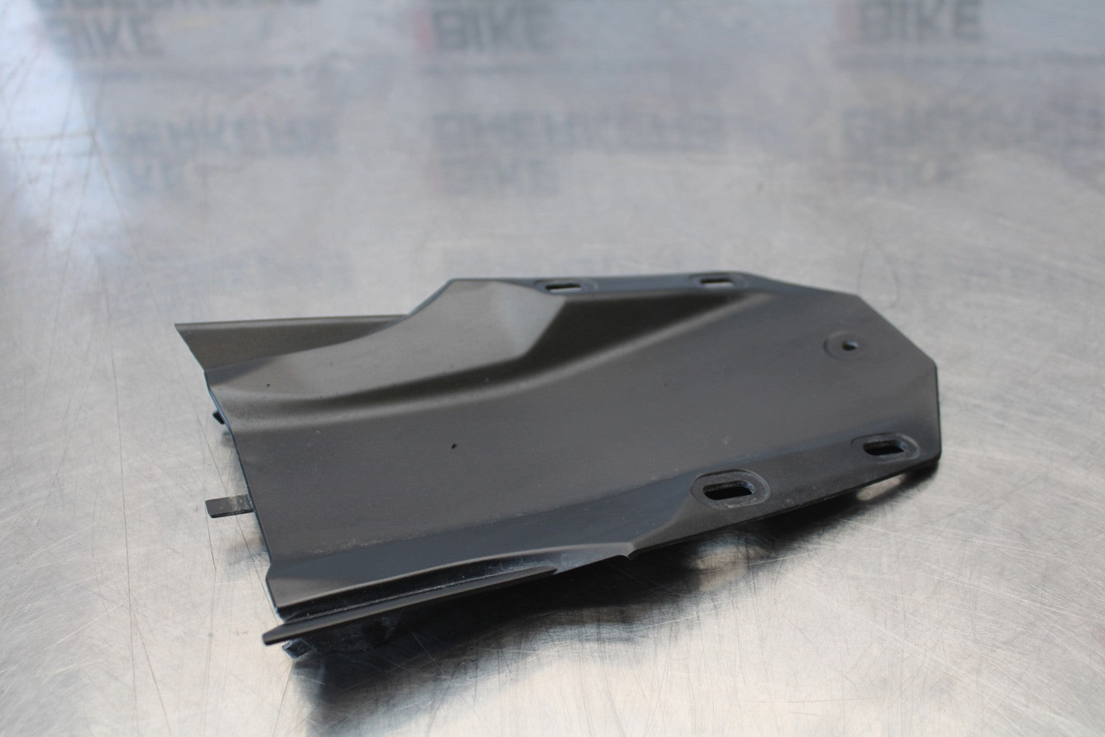 22-25 YAMAHA YZF R7 REAR BACK TAIL UNDERTAIL FAIRING COWL FENDER BB176