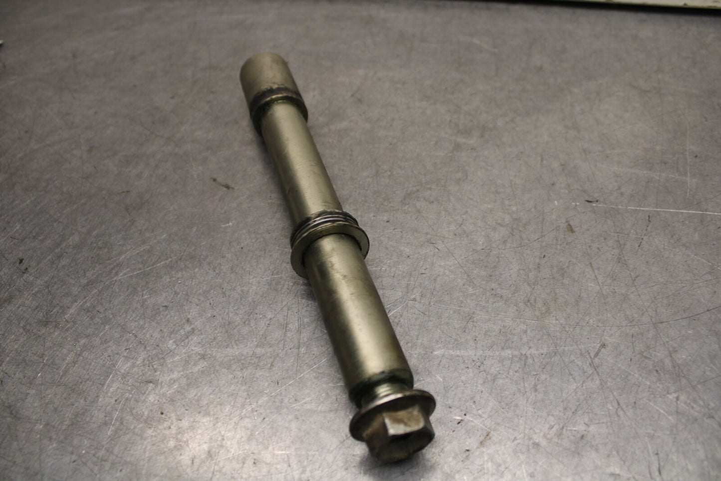 06-07 SUZUKI GSXR750 FRONT WHEEL RIM AXLE PIVOT BOLT 54711-41G00 BB670