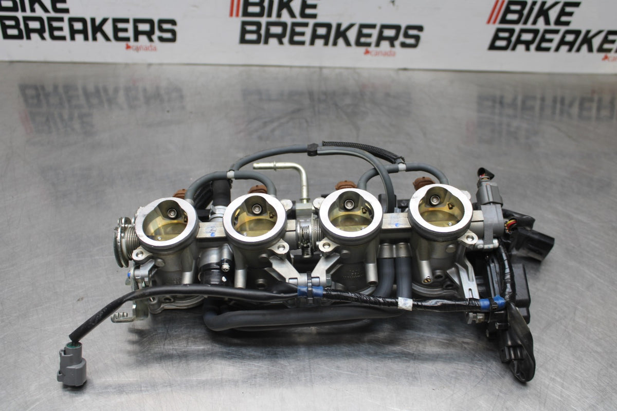 11-25 SUZUKI GSXR 600  MAIN FUEL INJECTORS / THROTTLE BODIES BB830