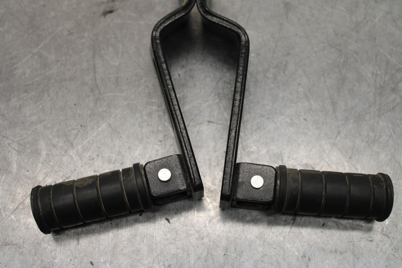 17-24 YAMAHA BOLT XVS950 REAR PASSENGER FOOT STEP PEG BB729
