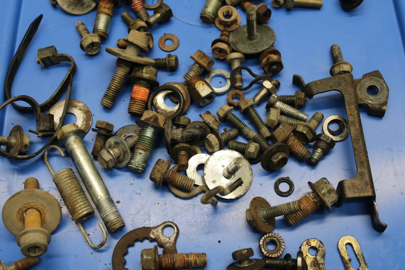 03-06 SUZUKI QUADSPORT Z400 MISCELLANEOUS BOLTS HARDWARE BRACKETS BB256