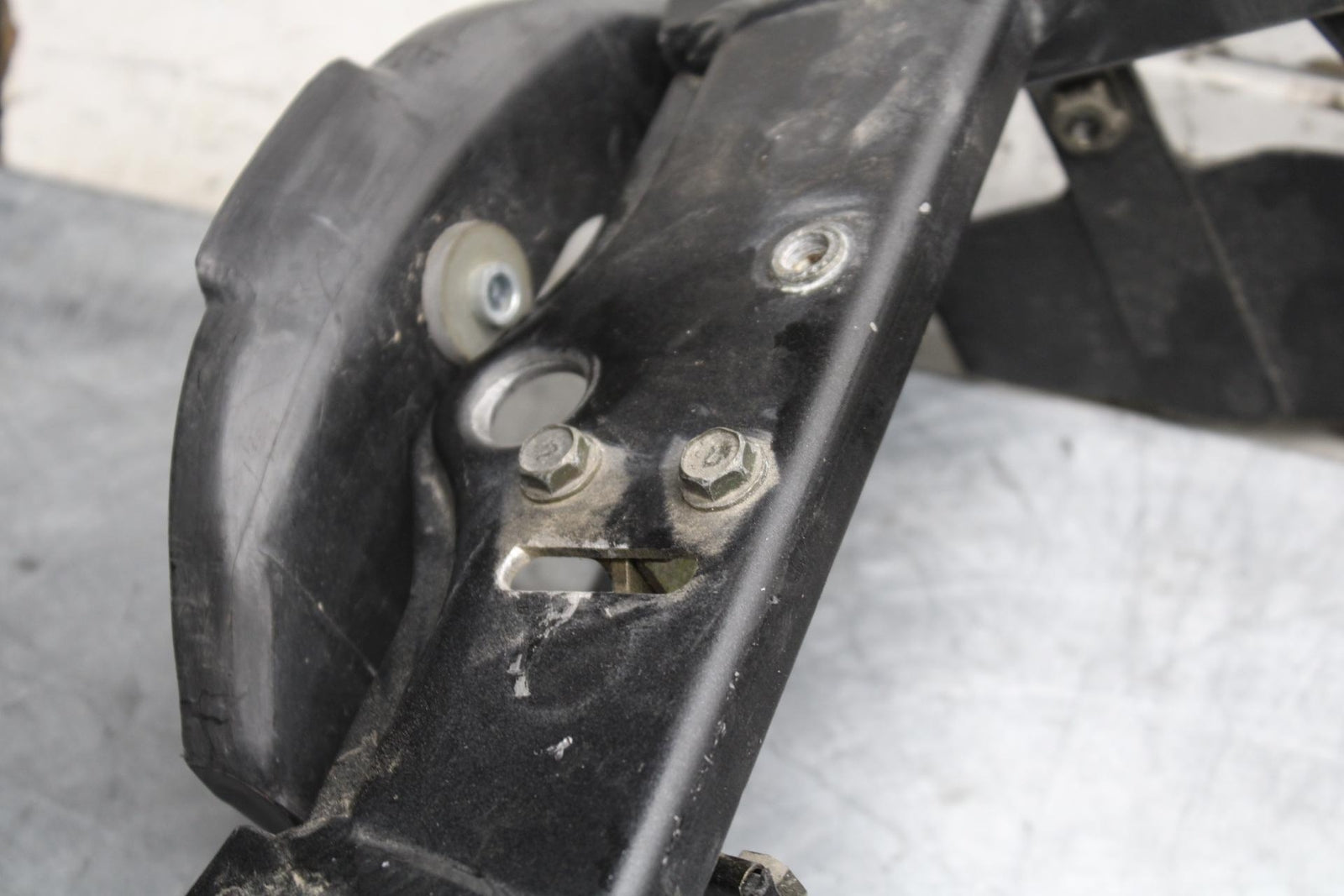 2000 Kawasaki Ninja ZX12R ZX1200A REAR BACK TAIL UNDERTAIL FAIRING COWL  BB565