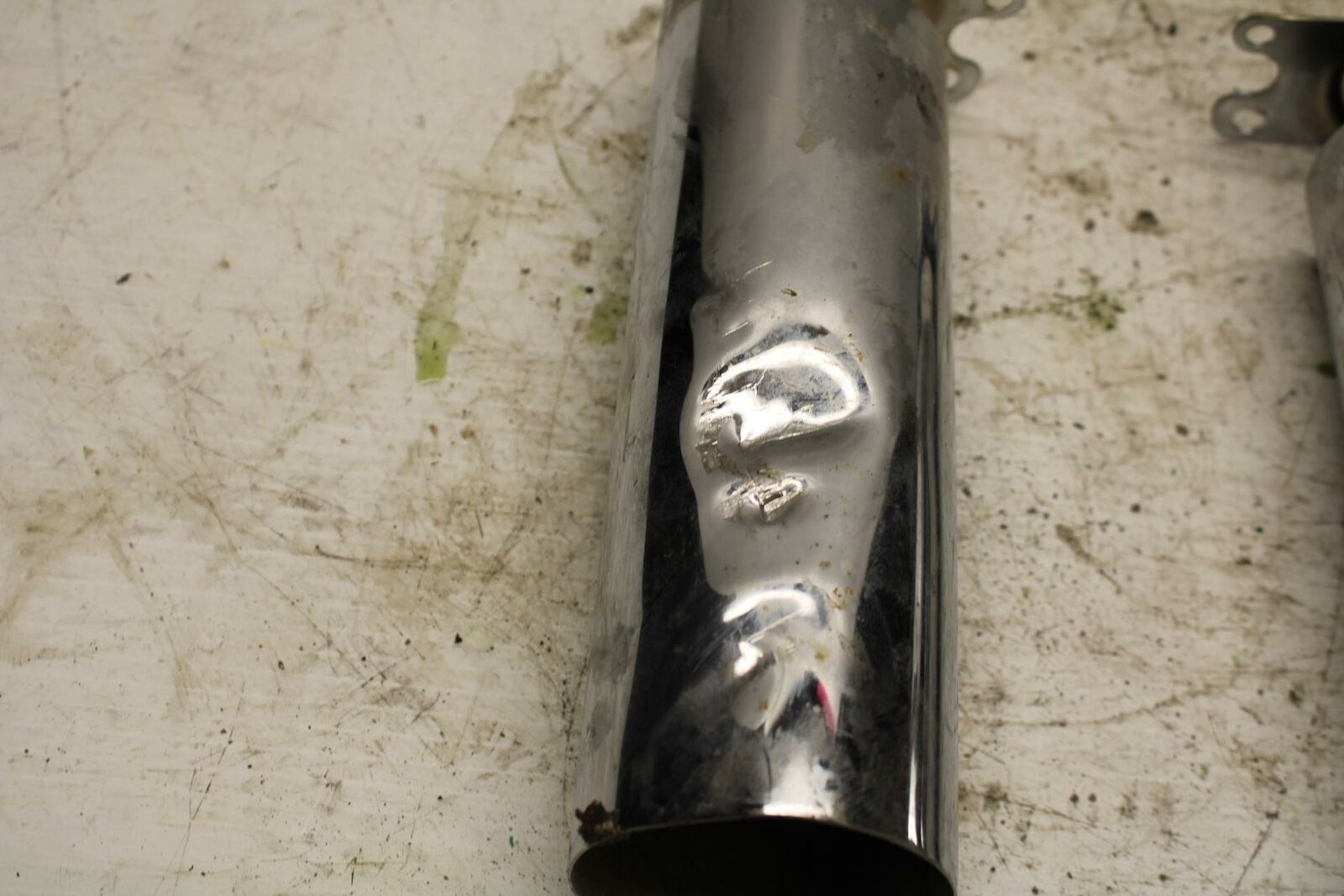 06 HONDA SHADOW 750 VT750C FRONT FORK UPPER COVER TOP GUARD SHIELD COWL BB352 