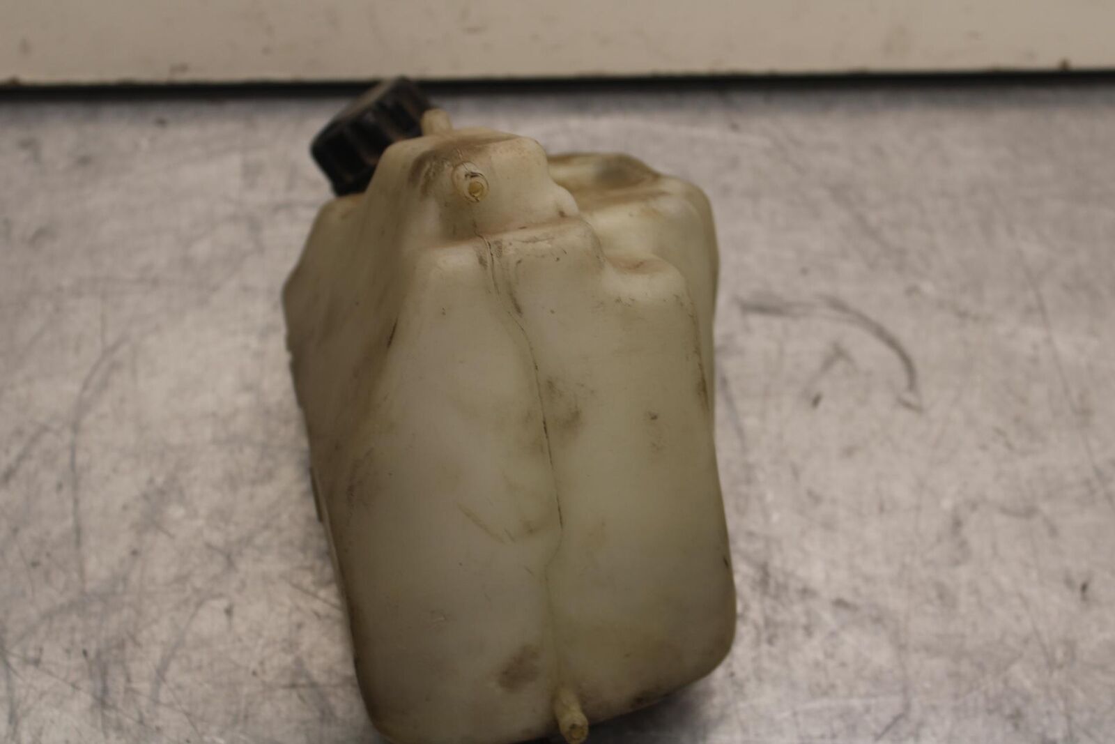 1985 Kawasaki Ninja 900R ZX900A COOLANT WATER TANK RESERVOIR BOTTLE BB84